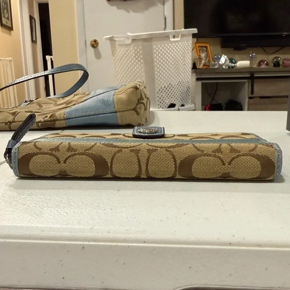 Coach Signature C Tan & Blue Striped Canvas and Leather Shoulder Bag and Wallet - Picture 13 of 17